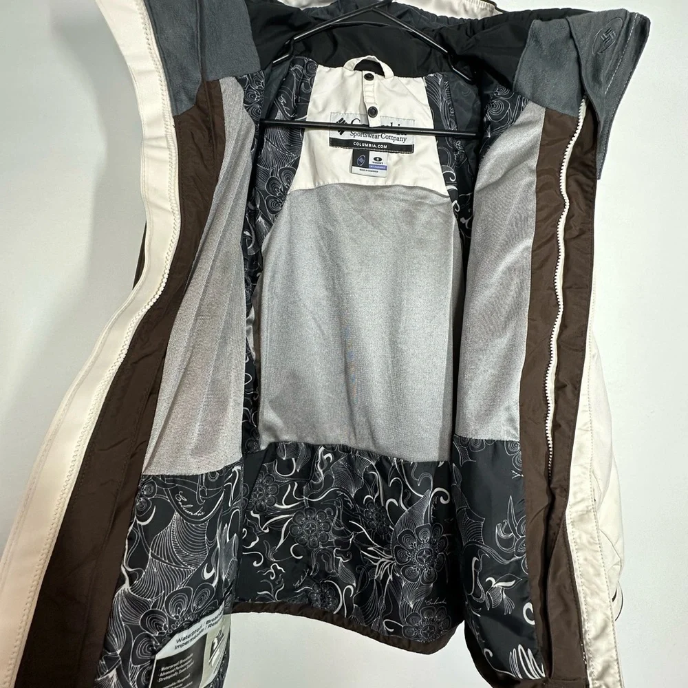 #2696 Columbia ski jacket size small